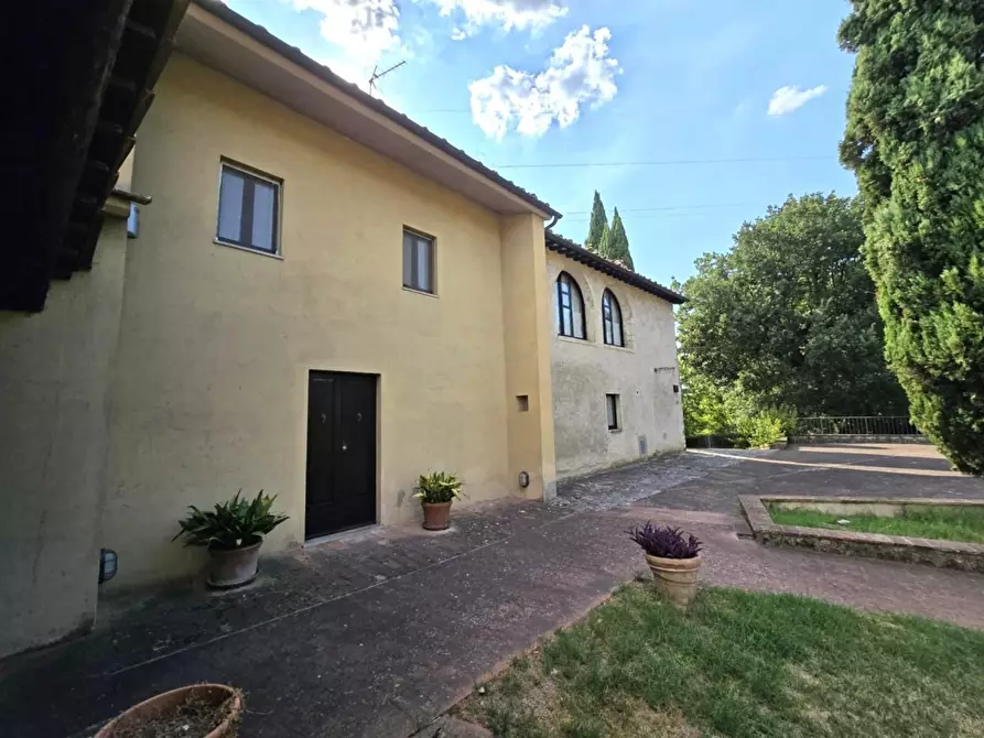 Immagine 7 di Casa colonica in vendita  a Colle Di Val D'elsa