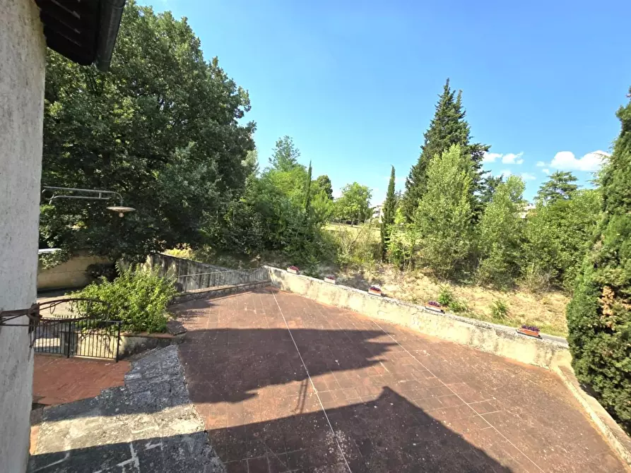 Immagine 2 di Casa colonica in vendita  a Colle Di Val D'elsa