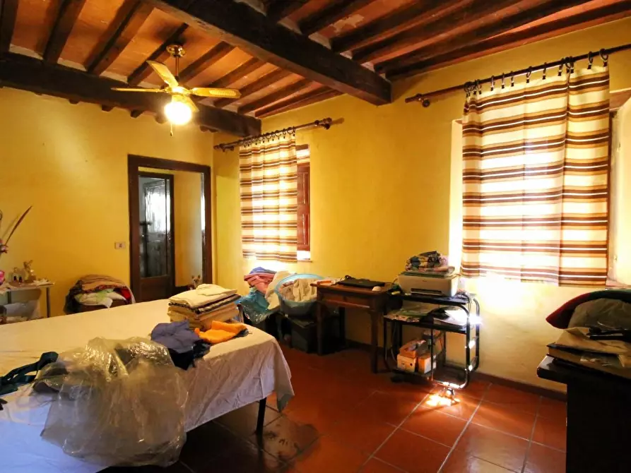 Immagine 14 di Rustico / casale in vendita  a Capannori