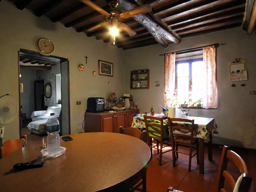 Immagine 11 di Rustico / casale in vendita  a Capannori