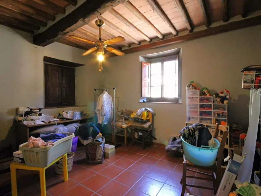 Immagine 16 di Rustico / casale in vendita  a Capannori