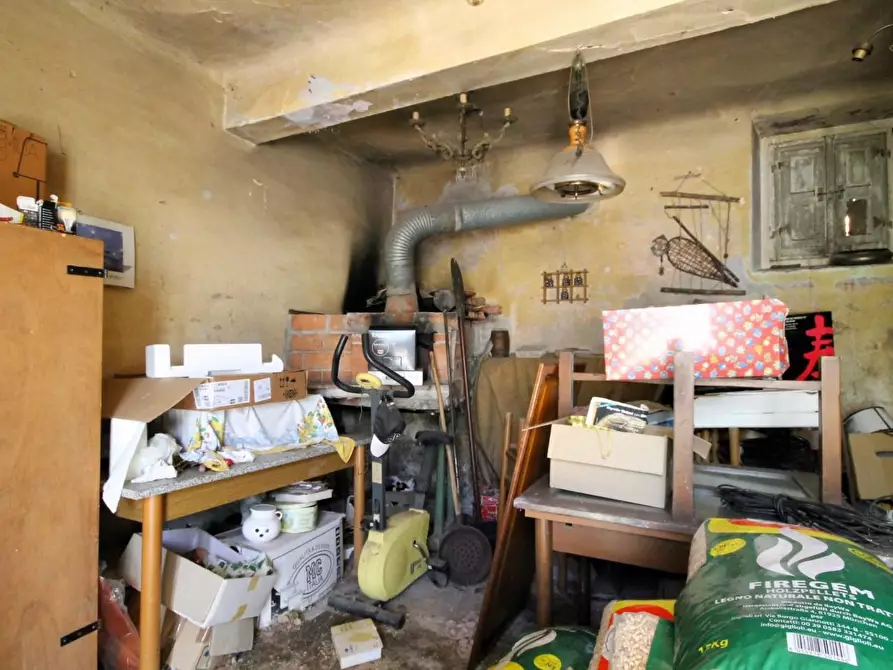Immagine 13 di Rustico / casale in vendita  a Capannori