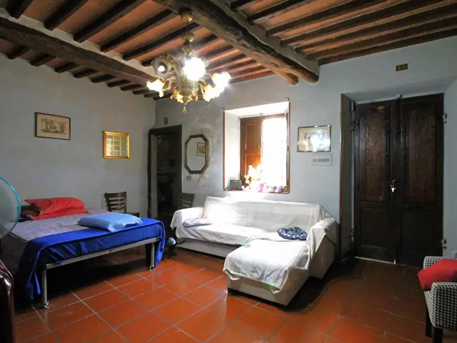 Immagine 8 di Rustico / casale in vendita  a Capannori