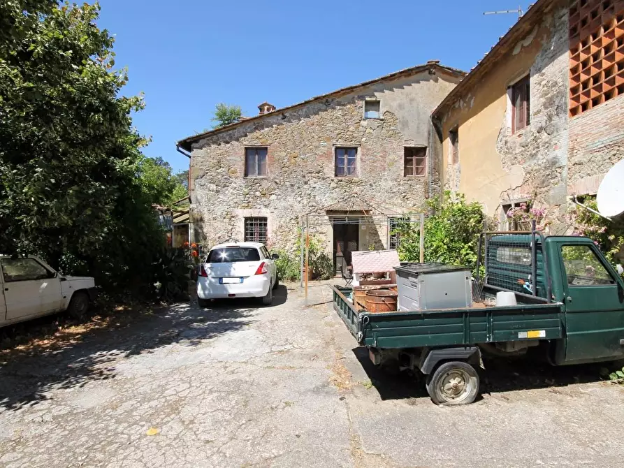 Immagine 1 di Rustico / casale in vendita  a Capannori