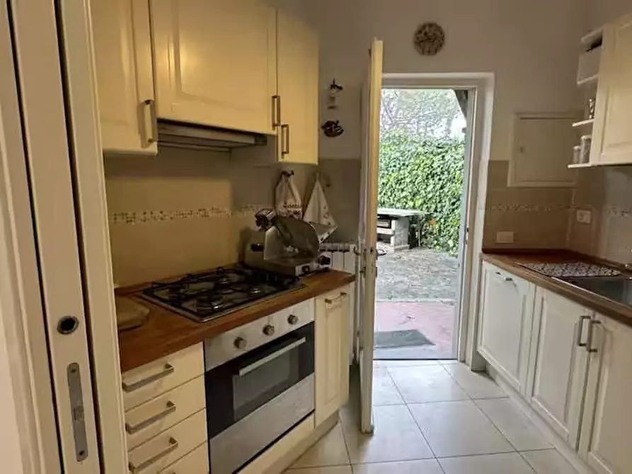 Immagine 3 di Casa bifamiliare in affitto  a Forte Dei Marmi