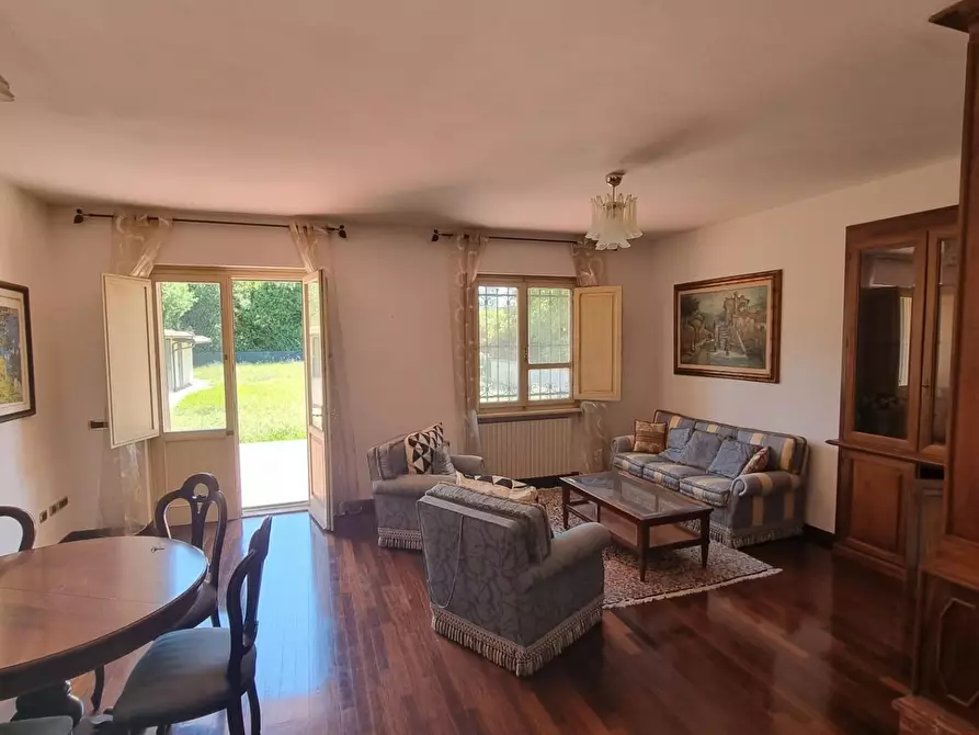 Immagine 5 di Villa in vendita  a Pisa