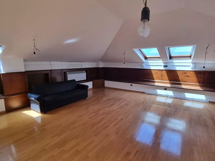 Immagine 30 di Villa in vendita  a Pisa