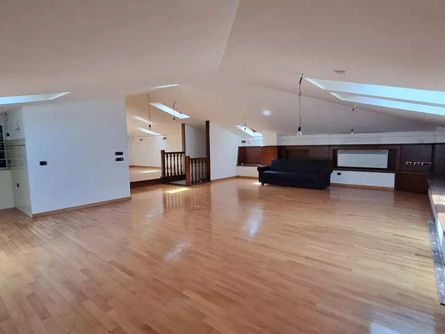 Immagine 33 di Villa in vendita  a Pisa