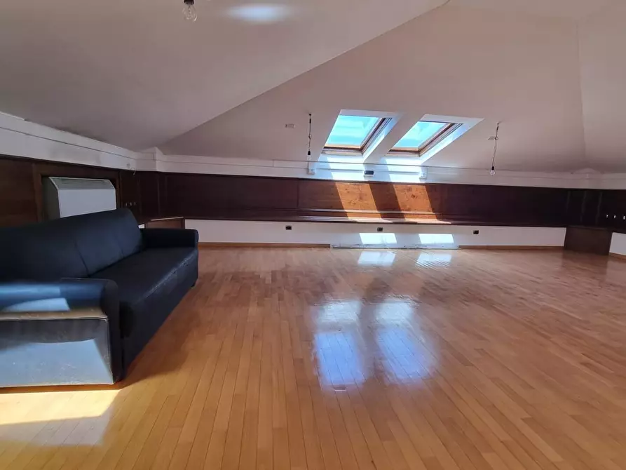 Immagine 28 di Villa in vendita  a Pisa