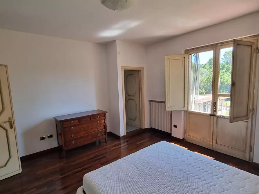 Immagine 18 di Villa in vendita  a Pisa