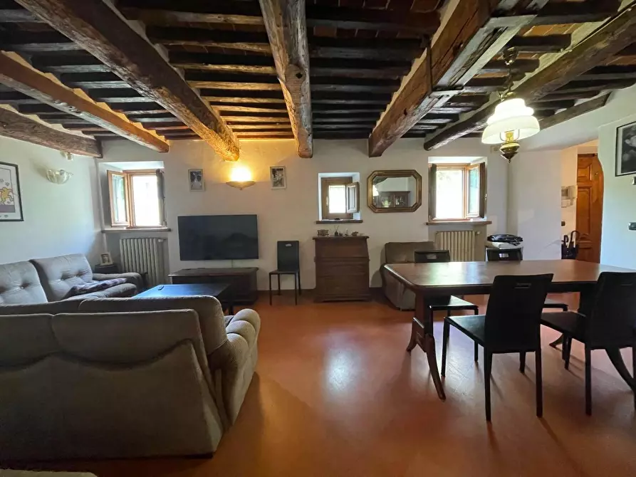 Immagine 11 di Appartamento in vendita  a Massa E Cozzile