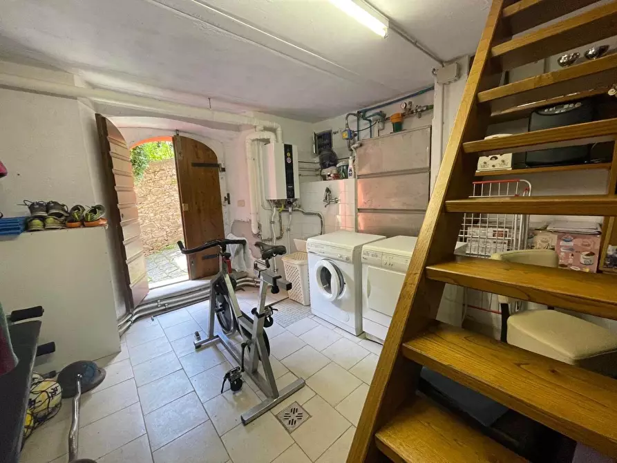 Immagine 15 di Appartamento in vendita  a Massa E Cozzile