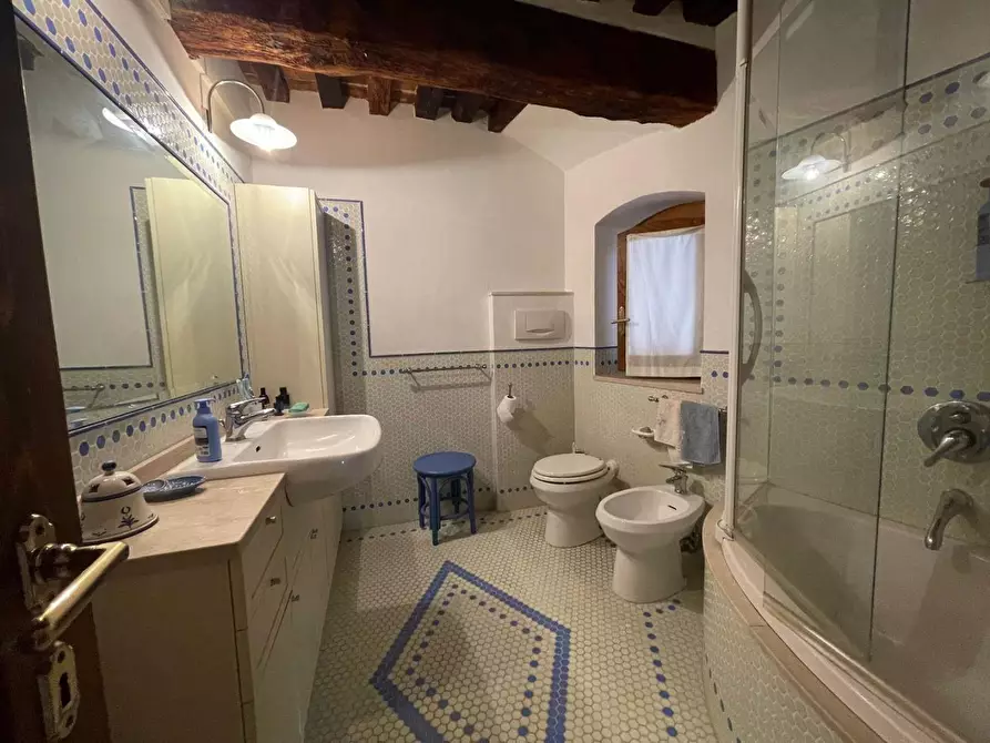 Immagine 4 di Appartamento in vendita  a Massa E Cozzile