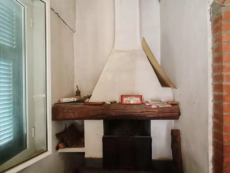 Immagine 5 di Porzione di casa in vendita  a Montignoso