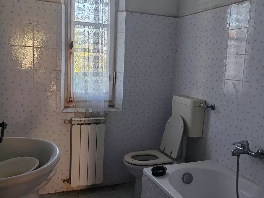 Immagine 4 di Porzione di casa in vendita  a Montignoso