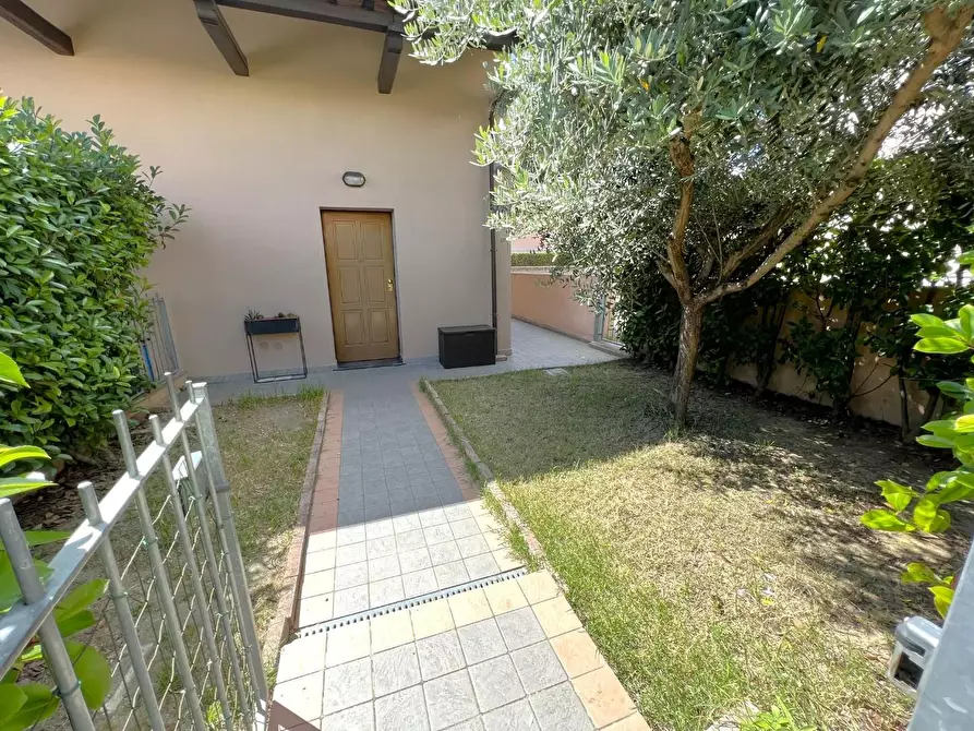 casa indipendente in affitto a Cascina