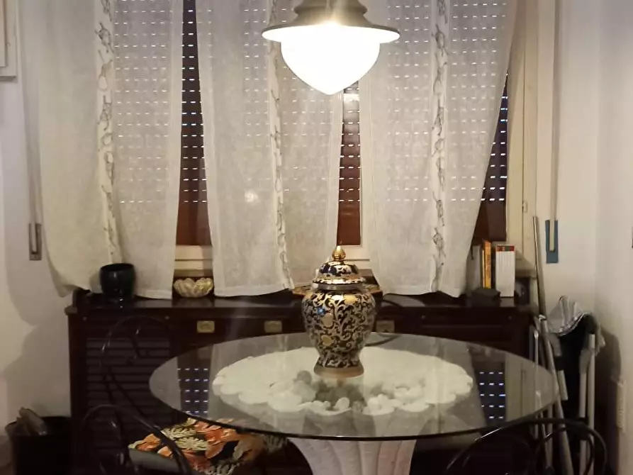 Immagine 11 di Appartamento in vendita  a Viareggio