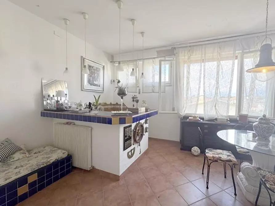 Immagine 3 di Appartamento in vendita  a Viareggio
