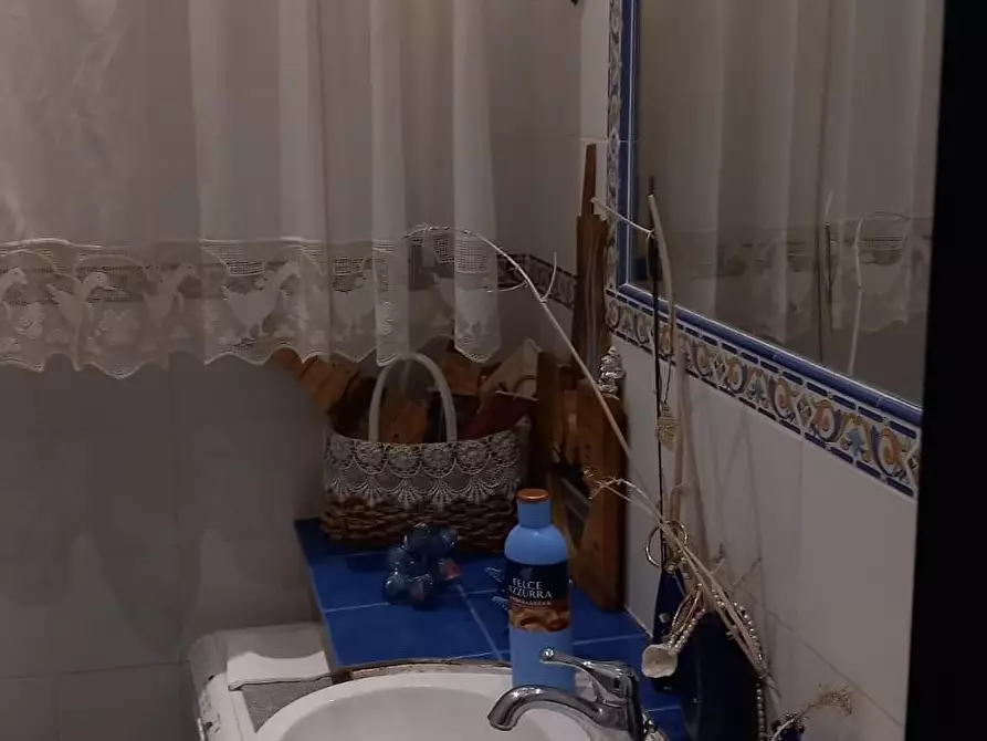 Immagine 17 di Appartamento in vendita  a Viareggio