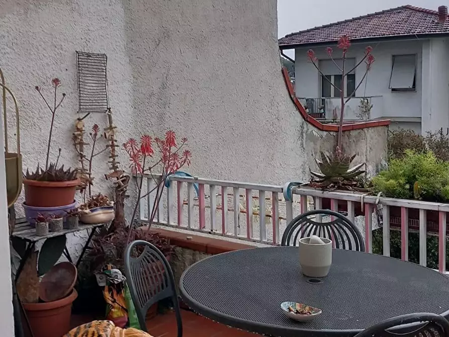 Immagine 2 di Appartamento in vendita  a Viareggio