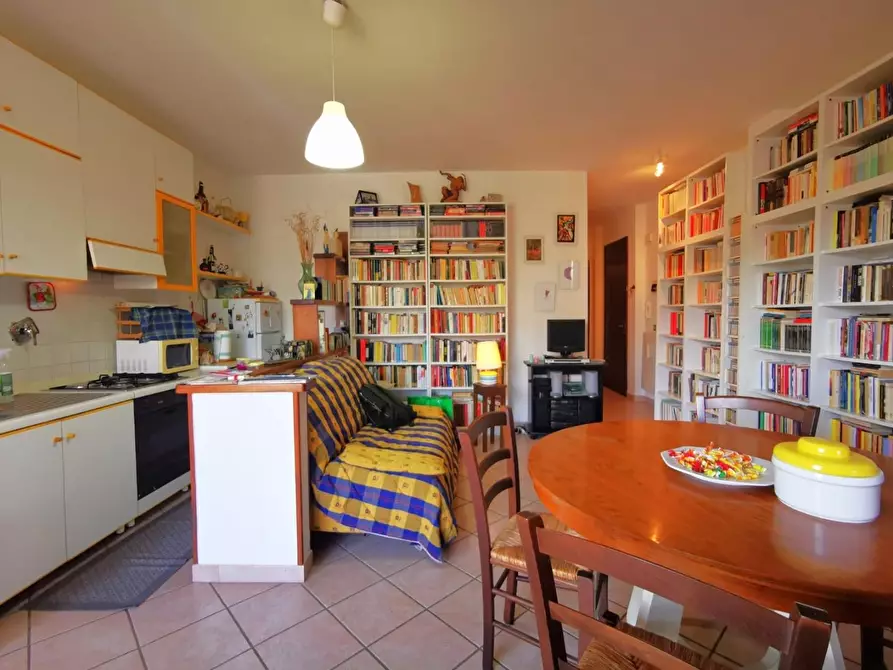 Immagine 15 di Appartamento in vendita  a Cascina