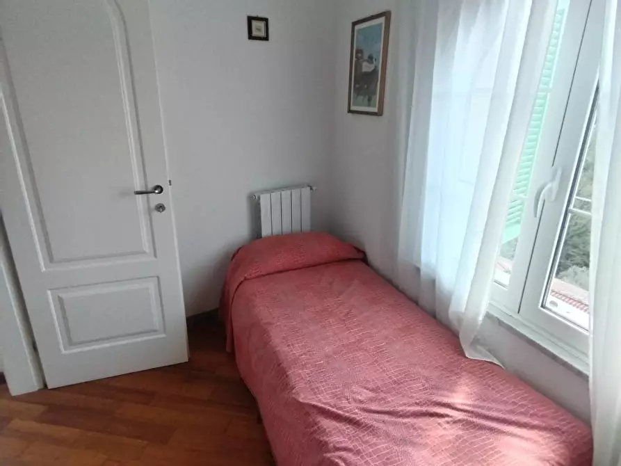 Immagine 36 di Villa in vendita  a Carrara