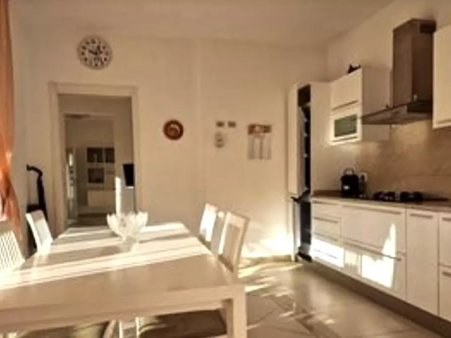 Immagine 8 di Villa in vendita  a Carrara