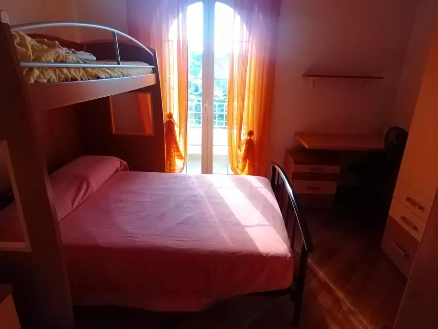 Immagine 37 di Villa in vendita  a Carrara