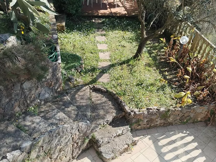 Immagine 15 di Villa in vendita  a Carrara