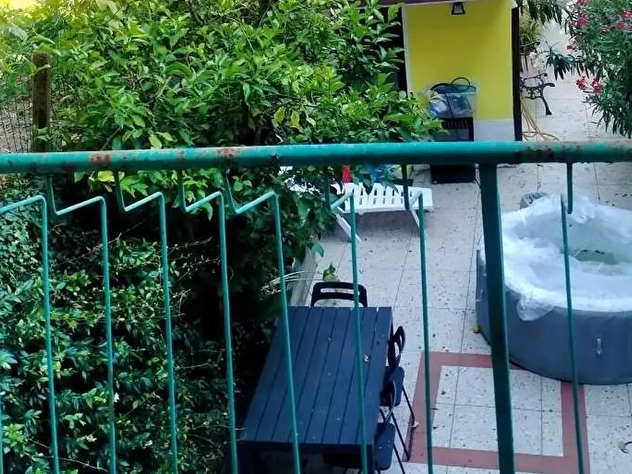 Immagine 8 di Casa semindipendente in vendita  a Massa