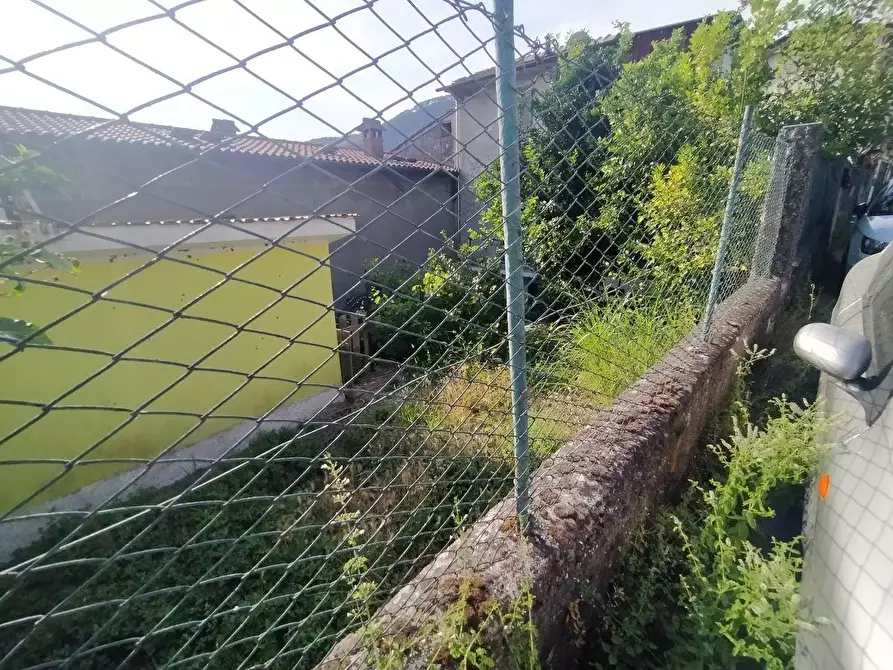 Immagine 25 di Casa semindipendente in vendita  a Massa