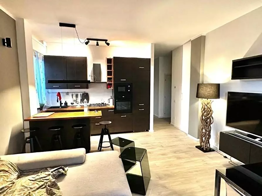 Immagine 4 di Appartamento in vendita  a Massa