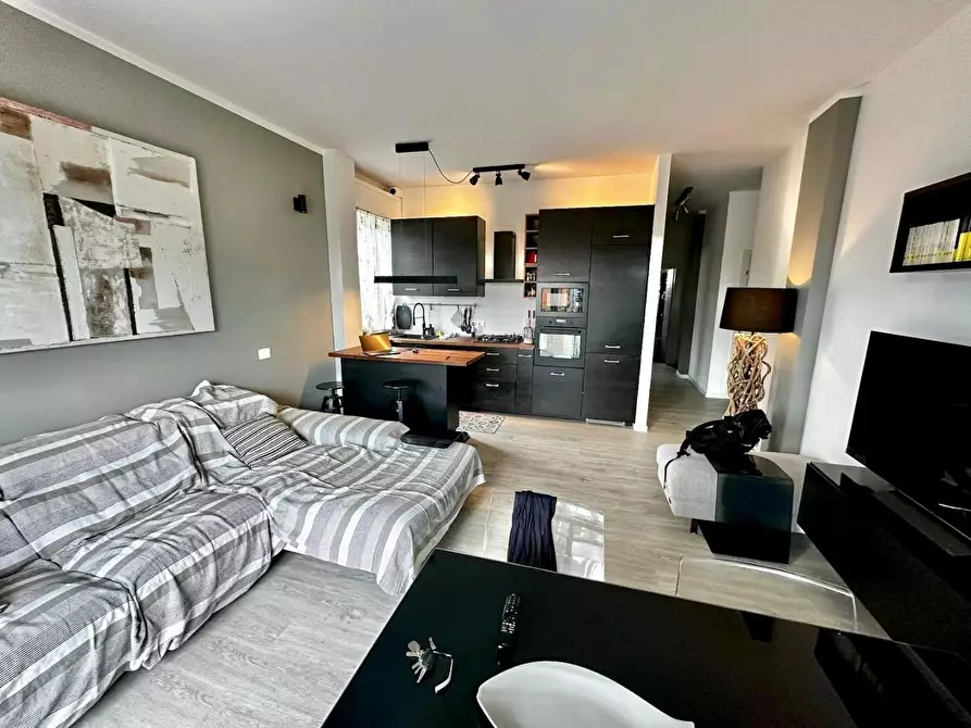 Immagine 3 di Appartamento in vendita  a Massa