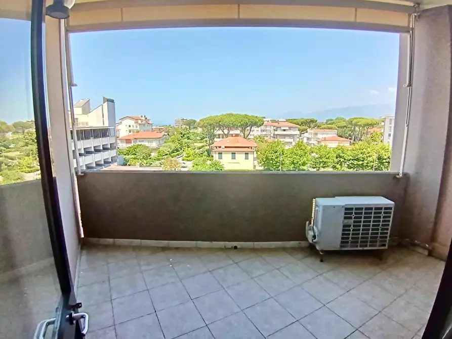 Immagine 1 di Appartamento in vendita  a Camaiore