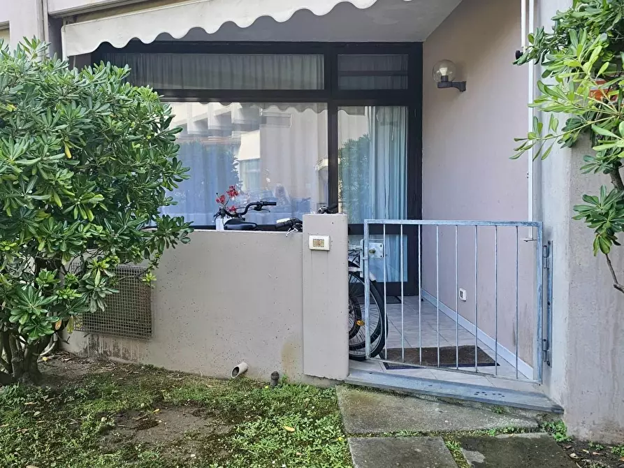 Immagine 2 di Appartamento in vendita  a Camaiore