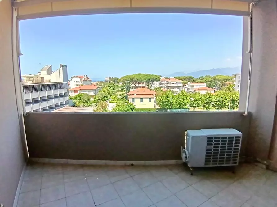 Immagine 4 di Appartamento in vendita  a Camaiore