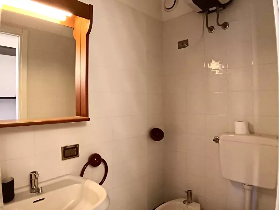 Immagine 17 di Appartamento in vendita  a Camaiore