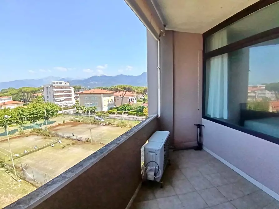 Immagine 6 di Appartamento in vendita  a Camaiore