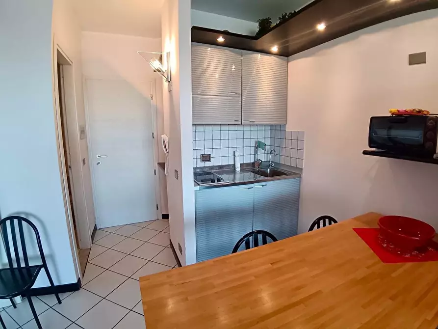 Immagine 11 di Appartamento in vendita  a Camaiore