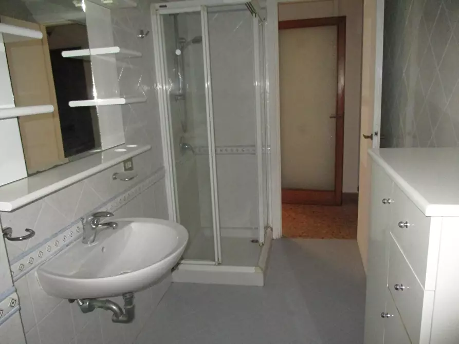 Immagine 9 di Appartamento in vendita  a Pontedera