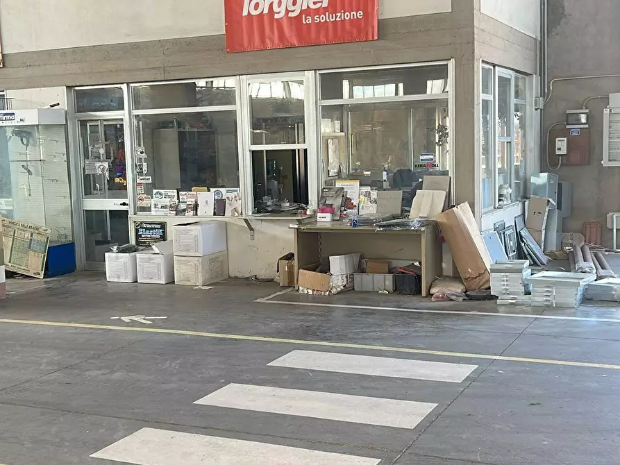 Immagine 3 di Capannone industriale in vendita  a Calcinaia