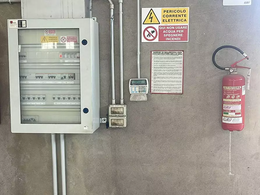 Immagine 11 di Capannone industriale in vendita  a Calcinaia