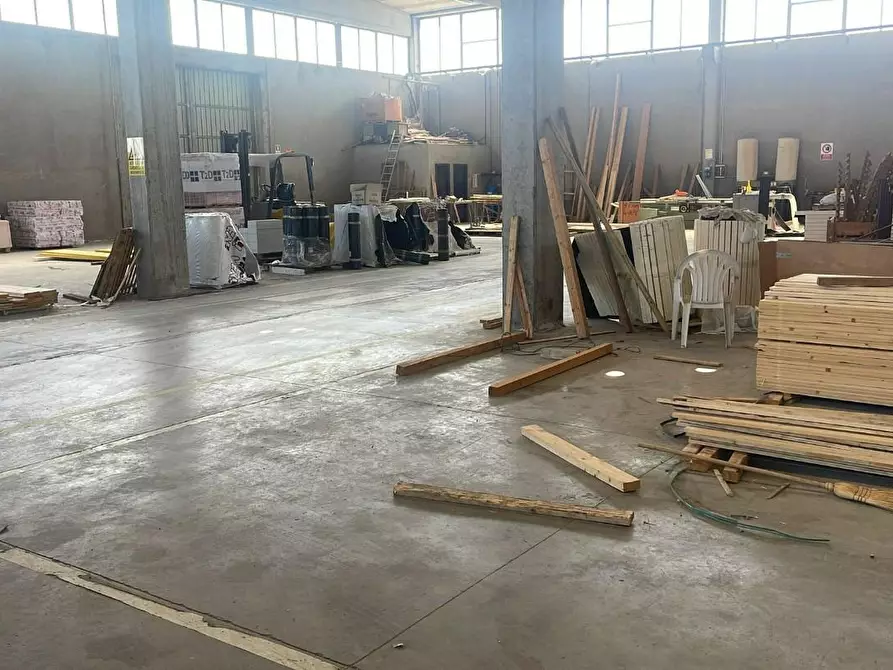 Immagine 1 di Capannone industriale in vendita  a Calcinaia