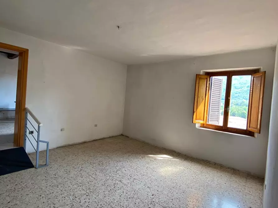 Immagine 9 di Casa colonica in vendita  a Coreglia Antelminelli