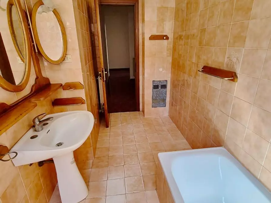 Immagine 41 di Appartamento in vendita  a Pisa