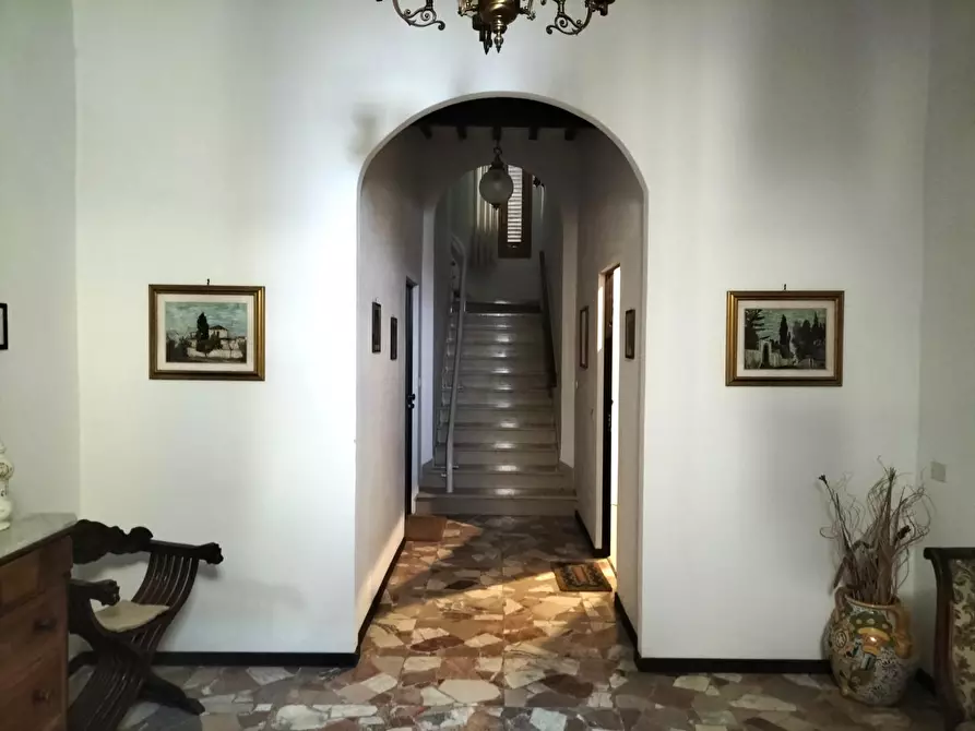 Immagine 11 di Appartamento in vendita  a Lastra A Signa