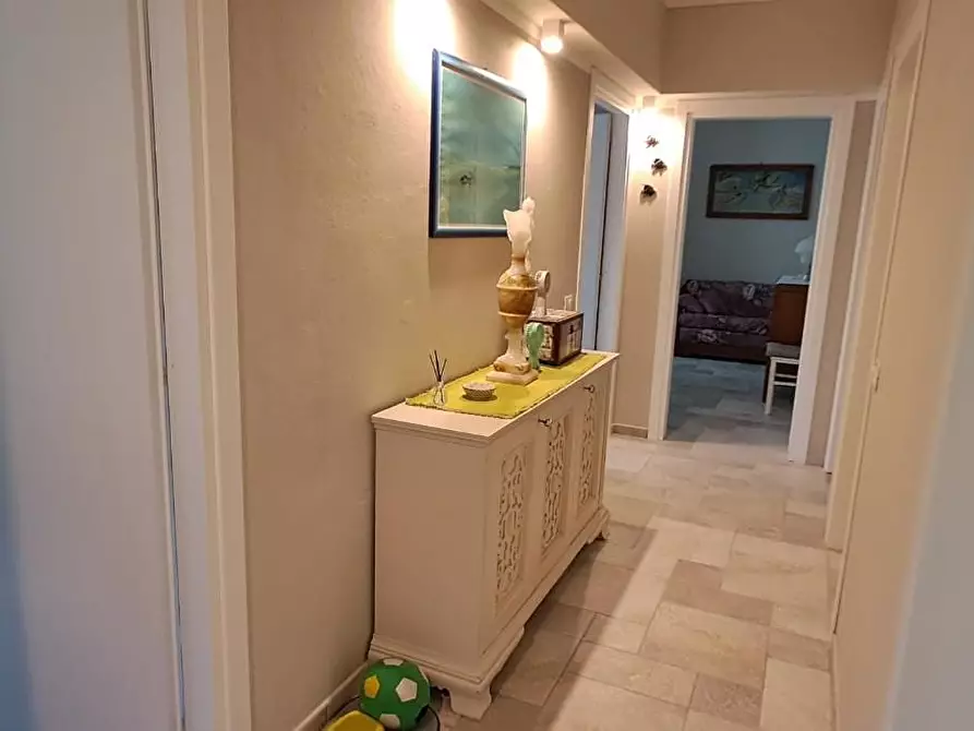 Immagine 2 di Appartamento in vendita  a Cecina