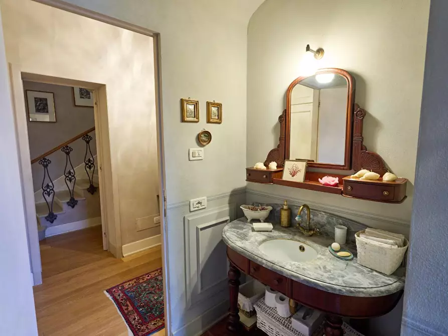 Immagine 3 di Villa in vendita  a Fucecchio