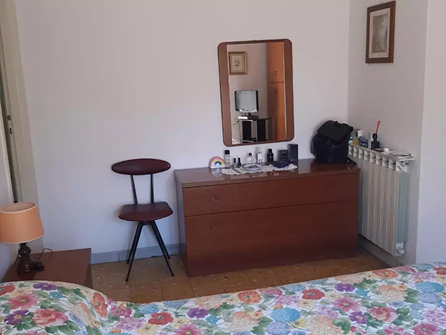 Immagine 18 di Appartamento in vendita  a Viareggio