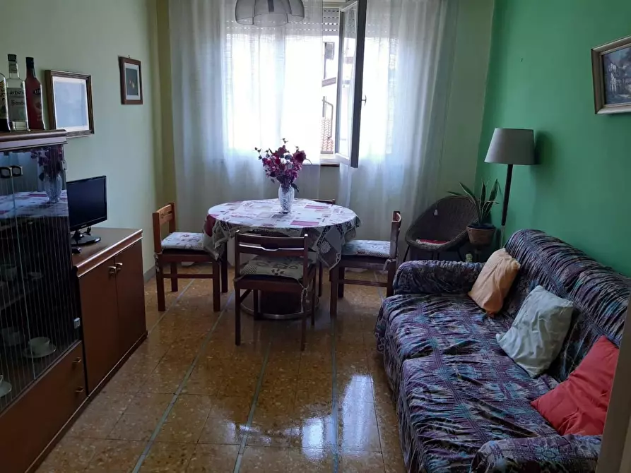 Immagine 2 di Appartamento in vendita  a Viareggio